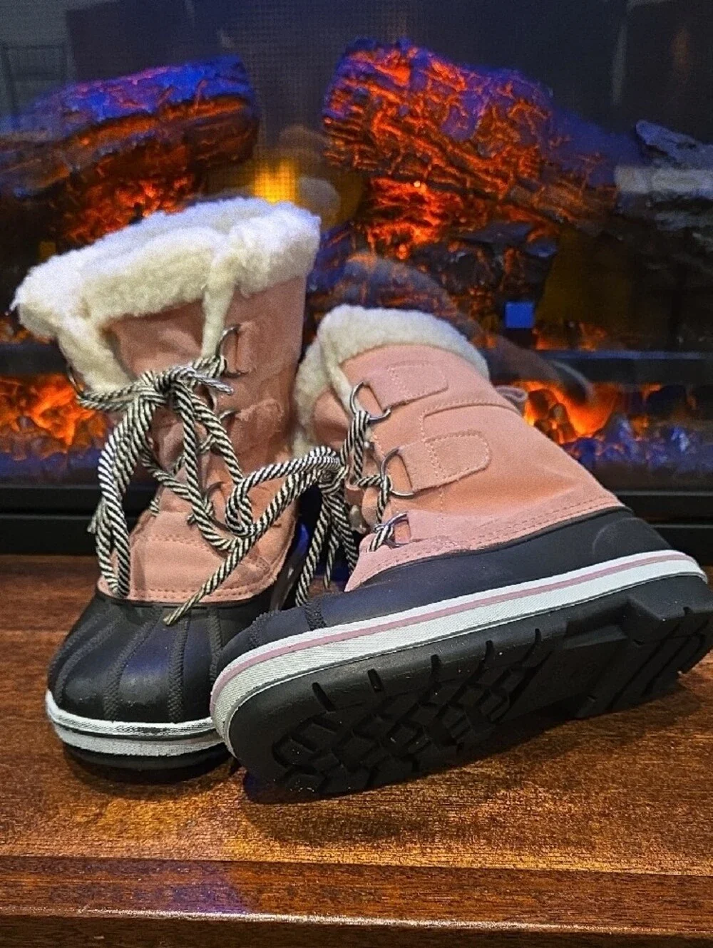 Cat & Jack Pink and Black Faux-Fur Lined Lace-Up Winter Boots